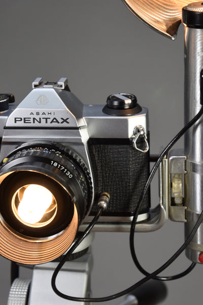 The Pentax photo-flash camera floor light
