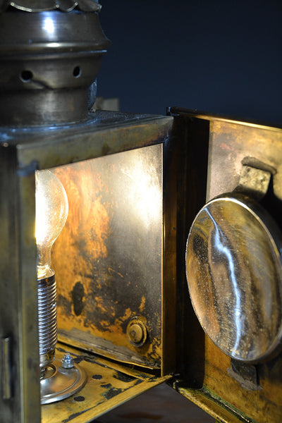 The ‘Signalman’ Table lamp, unusual lighting